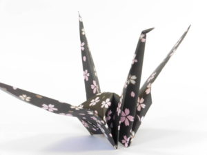 Reliure Origami Grue pour mobile - Atelier de reliure